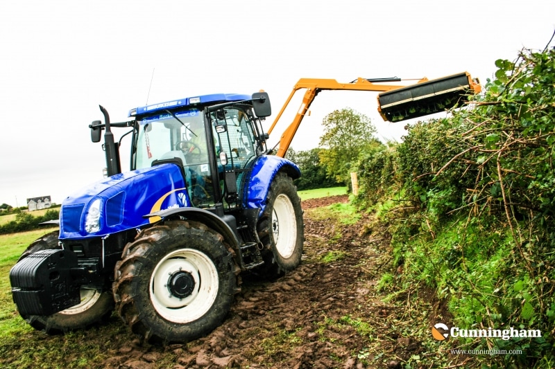 med_tractor-bonnet-cover-new-holland_1_of_1-1.jpeg